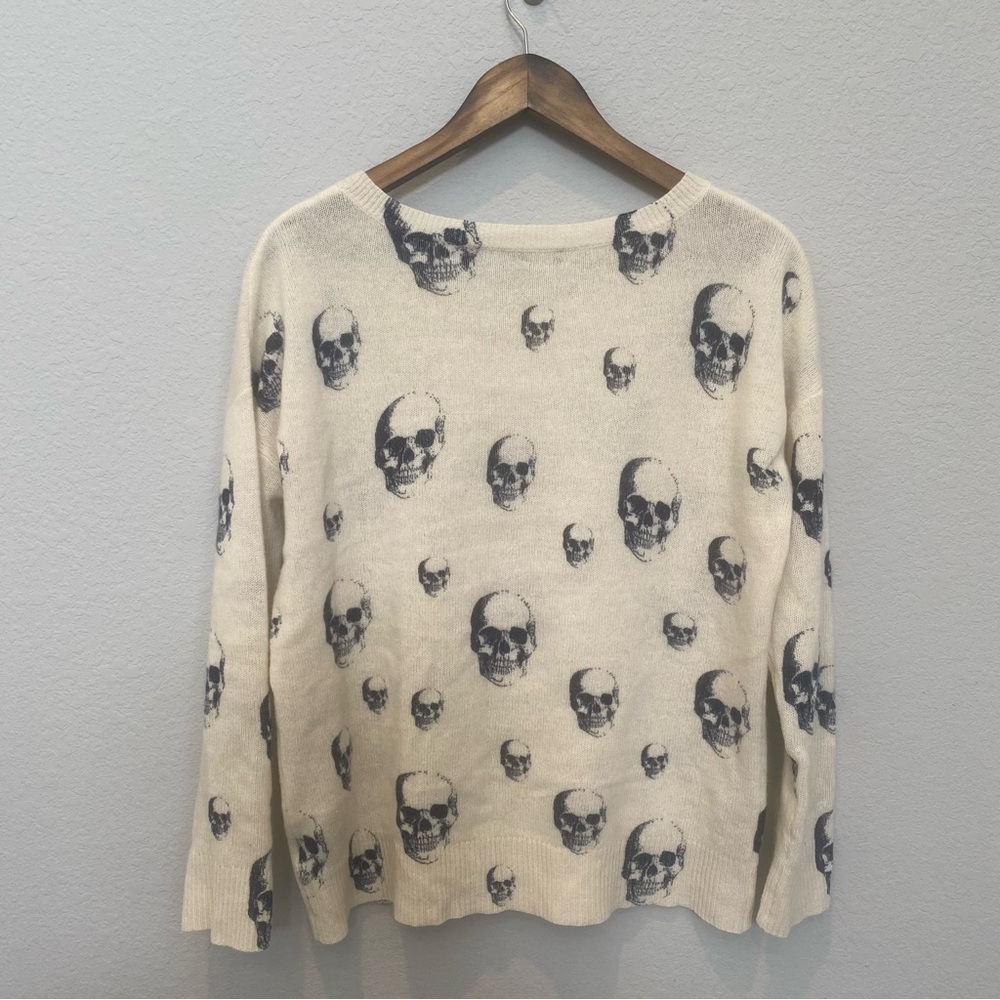 Skull Cashmere Cream and Navy Skull Print Sweater Size XS - Picture 2 of 6